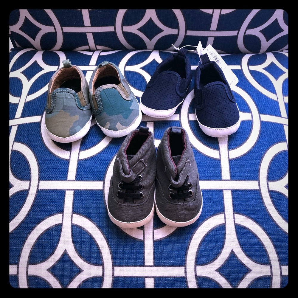 Set of baby shoes